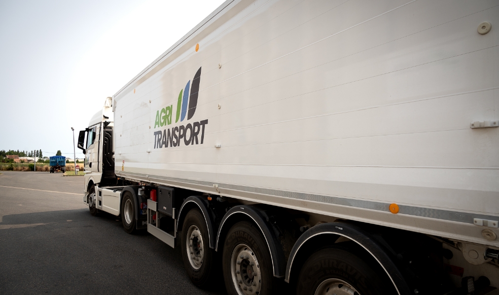 Groupe SCAEL - Pôle Transport Camion Agritransport spécialisé principalement en benne céréalière